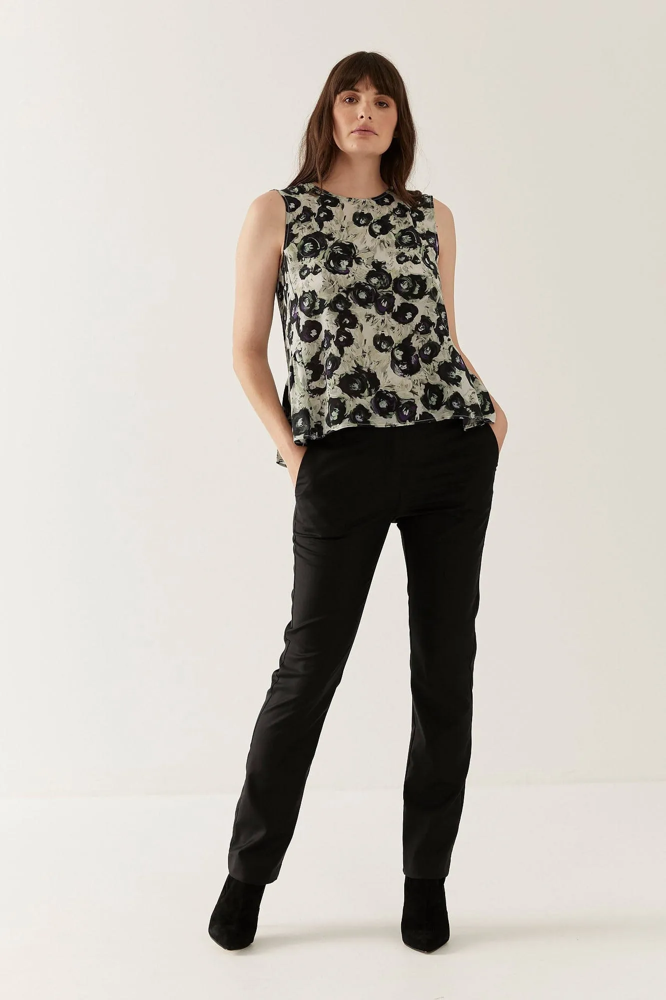 Elizabeth Trouser in Black Tropical Weight Wool