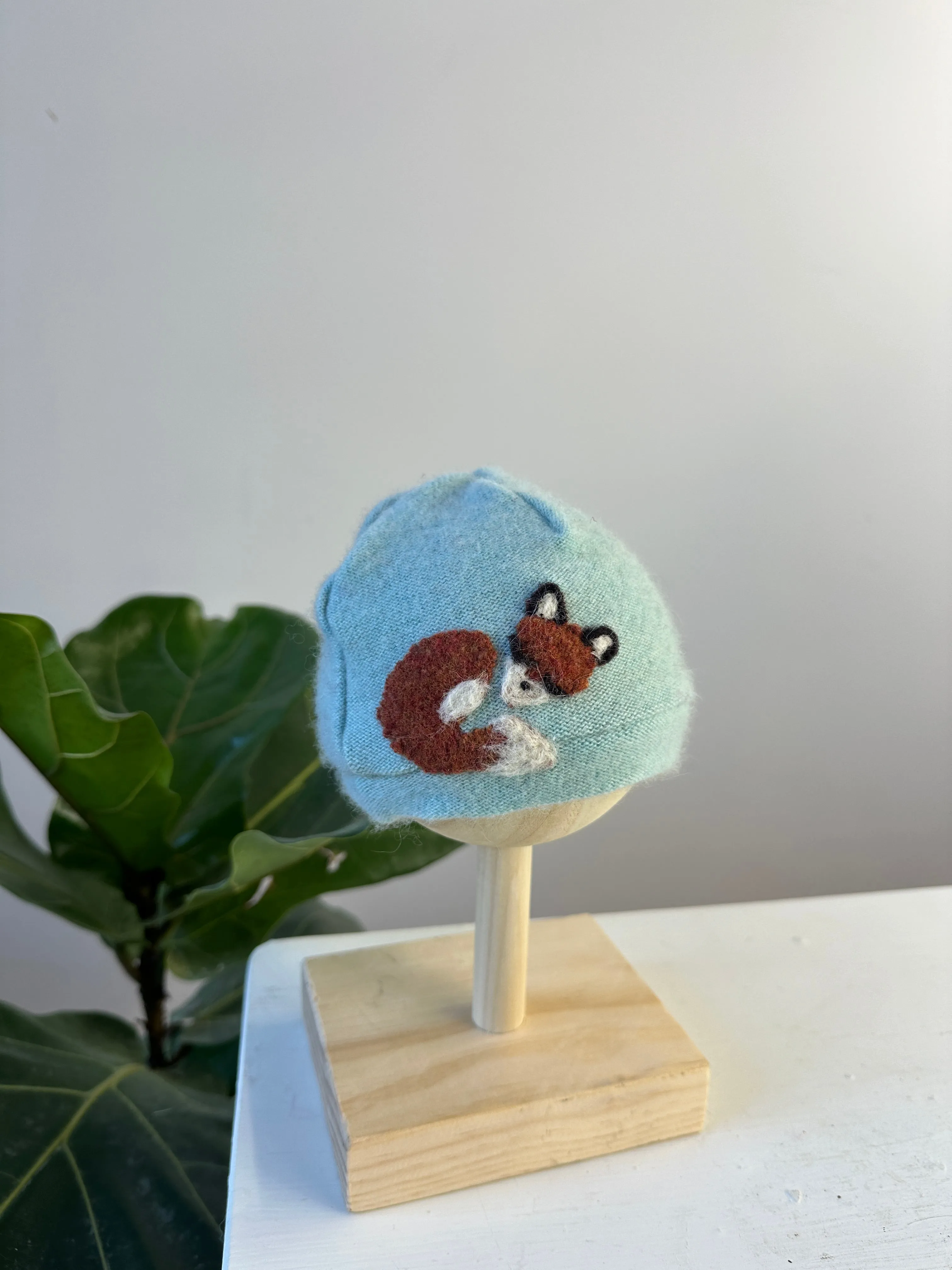 Sleeping Fox Cashmere Hat - Newborn