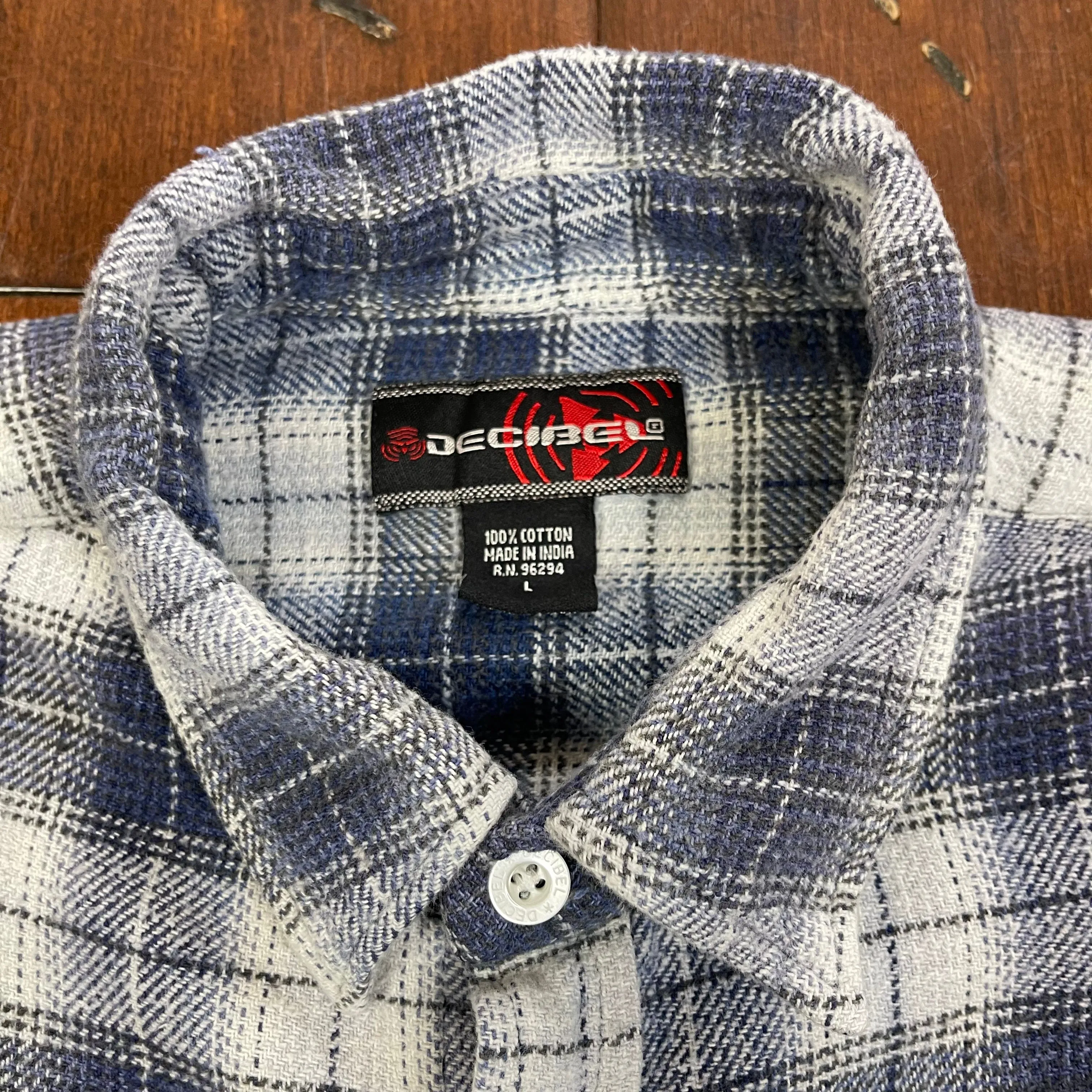 VINTAGE Y2K FLANNEL BUTTON-UP
